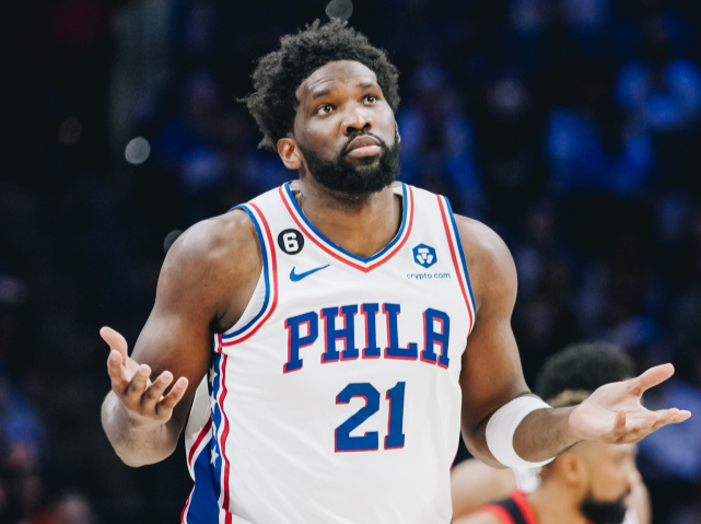 包含费城76人训练开放日，今晚绝杀压哨引欢呼，中超在即，控场能力受关注的词条