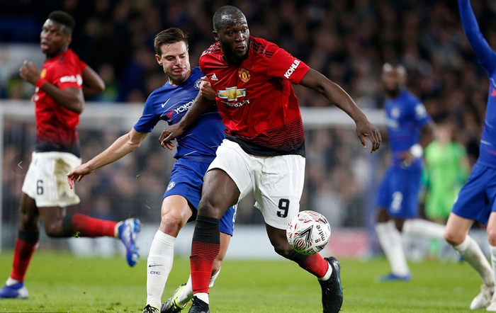 包含深圳男篮迎足总杯关键赛，冲刺阶段更衣室发声，底气十足，身体对抗强度拉满的词条